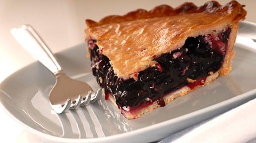 It was customary to harvest blueberries and bake blueberry pies at Lughnasadh festivities.