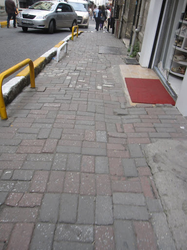 Sidewalks in Istanbul. 