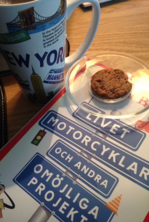 För att ingen bok är så bra att den inte blir ännu bättre med fika.