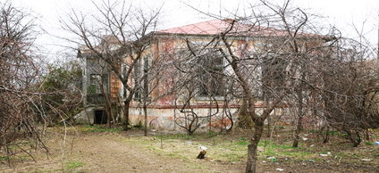  photo 17-casele-teodorenilor-s-au-vindut_zpsgxqbpgsx.jpg