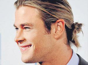 Chris Hemsworth man bun