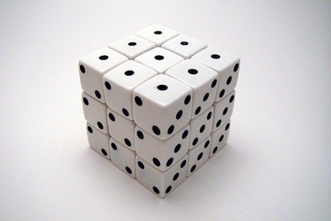Cubo Rubik com dados