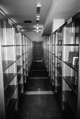 size_550x415_empty library shelves