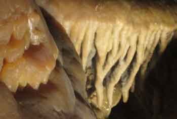 cave02