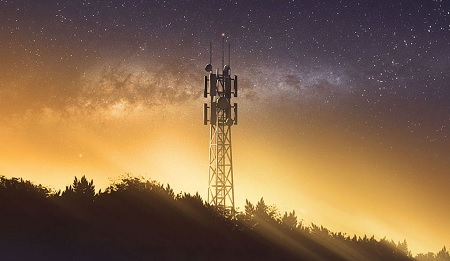 Radio Tower by Mclelun