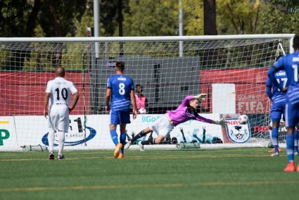 Eddies keeper Tyson Farago can't stop the penalty kick. PHOTO: TONY LEWIS/FC EDMONTON