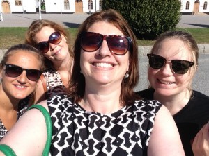 Blogg- och romanceträff i solen med Lina samt bokglams Helene och Johanna