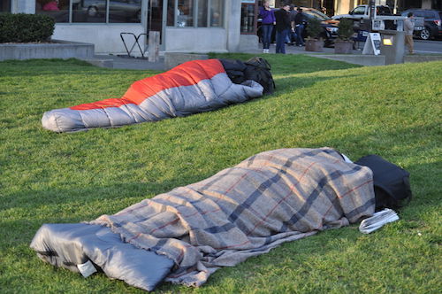 Sleeping_in_Steinbrueck_Park.jpg