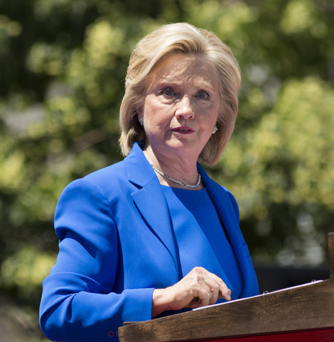 Hillary Clinton & Donald Trump Are Cousins: Political Rivals Are