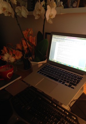 Uppe tidigt för att skriva. Ska börja vilken sekund som helst...