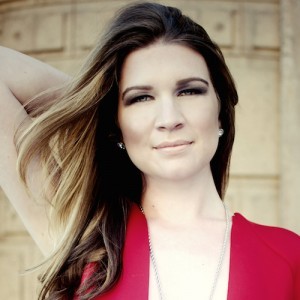 Sarah_Jones_Introverted_Alpha_Headshot_500x500px