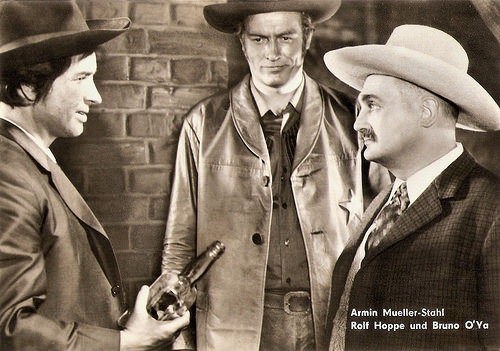 Armin Mueller-Stahl, Rolf Hoppe and Bruno O'Ya in Tödlicher Irrtum (1970)