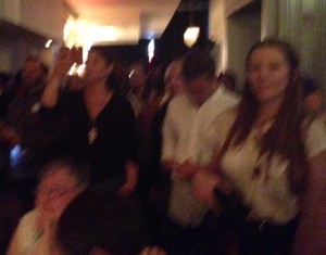 Suddig bild men jag älskar den - Anna, Christopher och Adrienn, som stod ut med mig på denna galna resa.