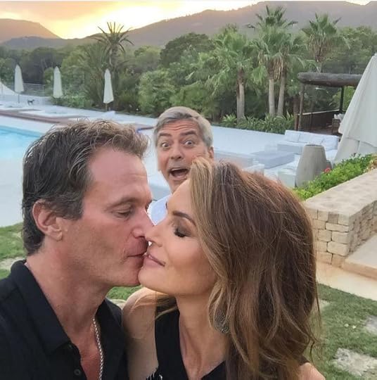 George Clooney Photobombs Pals Cindy Crawford & Rande Gerber Dur