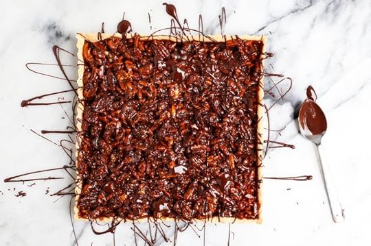 caramel-nut-tart-with-chocolate
