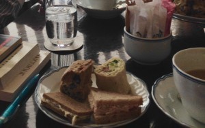 Jag bjöds på Afternoon Tea, på Grand Hotel. Min favoriträtt på mitt favorithotell. Mon Dieu.