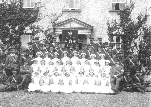 Volunteers and nurses of the UVF c1913