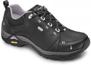 AHNU SHOE