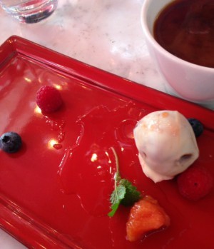 Och jag tog en pralin till kaffet. Very bra lunch.