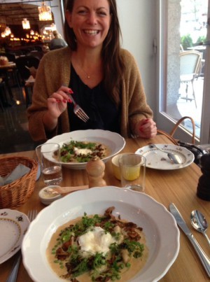 Vi åt på Miss Clara, gnocchi med kantareller. Mycket tillfredsställande.