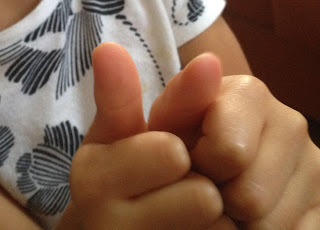 Is it okay for your kids to chew gum? Two Thumbs Up.