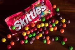  photo skittles-rainbow-table-240km102010_zpsfww0aucb.jpg