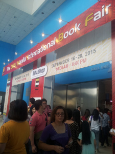 I attended the MIBF twice this year; first on Thursday (9/17), and then on Sunday (9/20). It wasn't a surprise how SMX was crowded during the weekend, what with a cosplay event happening simultaneously on the second floor.