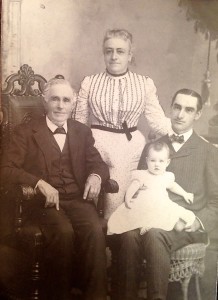 Ropers 1900- John, Lydia, William, Elizabeth (Bruce's mother)