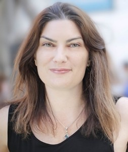 Tamara Lush headshot