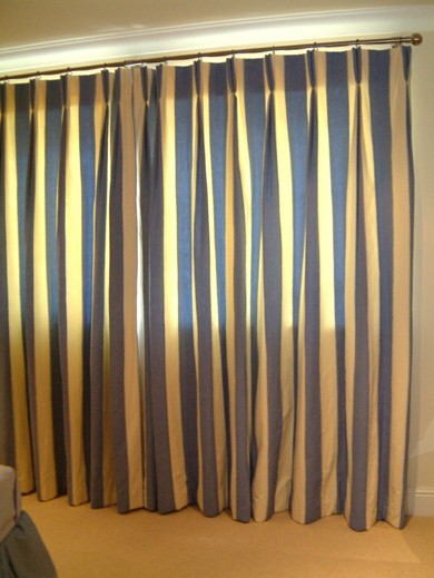 blue-bedroom-curtains-drawn