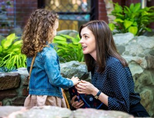 Anne-Hathaway-The-Intern-Movie-Set (2)