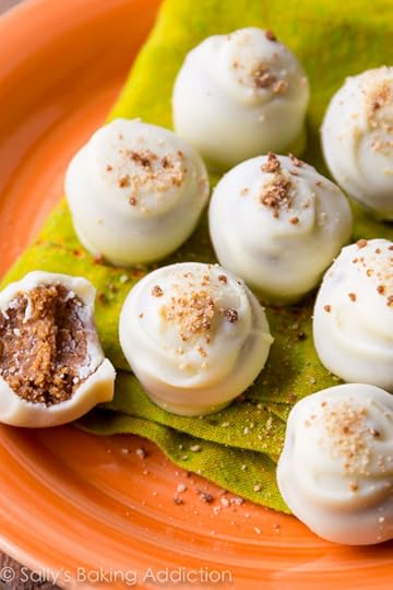 For the best Fall treat, make these pumpkin spice truffles-- they're surprisingly easy and can be coated in white or dark chocolate! Click through for the recipe. 