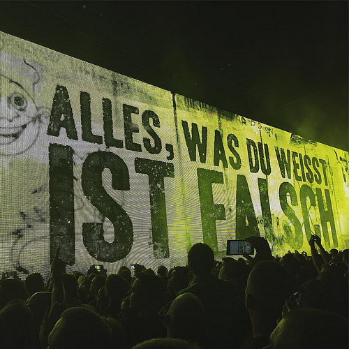 Everything you know is wrong, auf deutsch #u2ietour #u2berlin