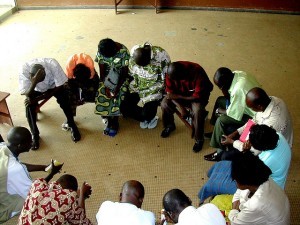 Team Prayer Contou, cc by Brian Kelley 2.0