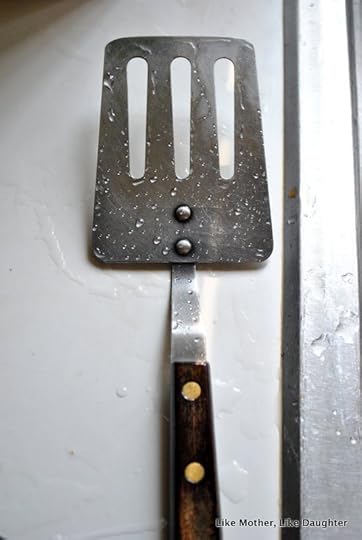 old fashioned kitchen necessities-001