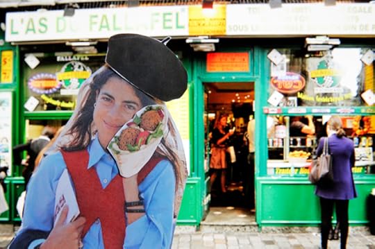 leandra-medine-paris-fashion-week-Man-Repeller-Day-in-the-Life-Leandra-Medine-Imagined-by-Amelia-Diamond-Paper-Dolls-Paris-Fashion-Week---4