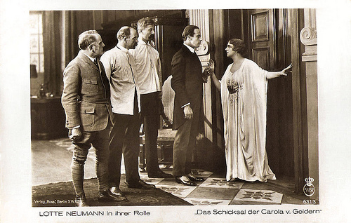 Lotte Neumann in Das Schicksal der Carola von Geldern (1919)