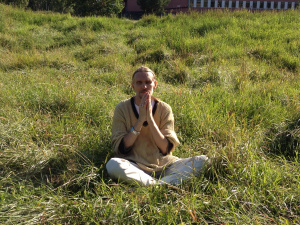 Giten, gultröja, namaste, closeup