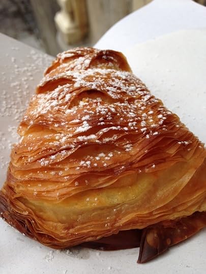 Sfogliatella in Naples - post on www.annmah.net