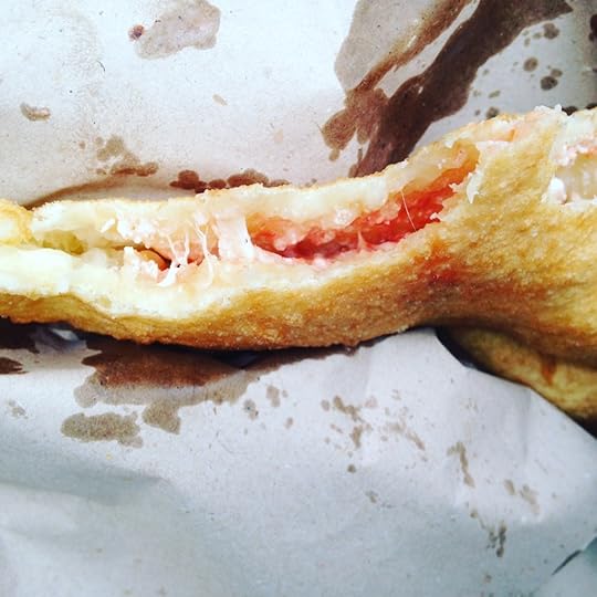Pizza fritta in Naples - post on www.annmah.net