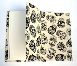 Mona, Endpapers