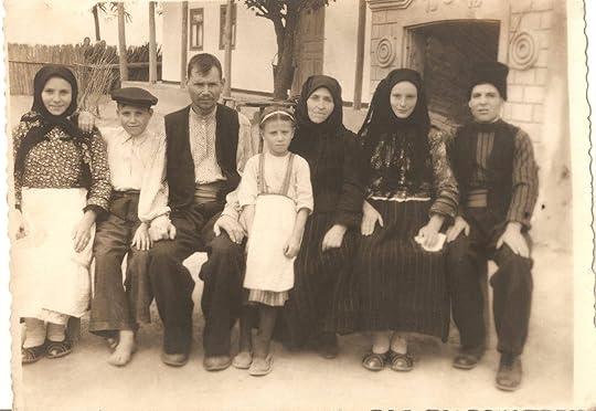 Sectanții, fotografie din colecția documentare a scriitorului Vasile Ernu