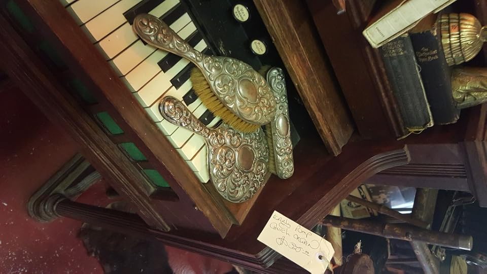 Antiques and Oddities Mt Tamborine13