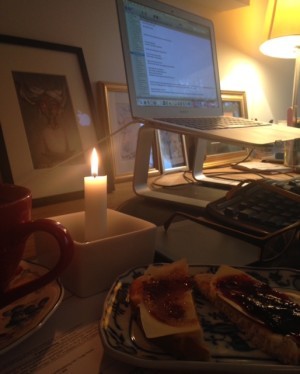 Kände att det var dags för en syltbild. Det sista ut björnbärs-sylten och en sista sked bitter orange. Mums.