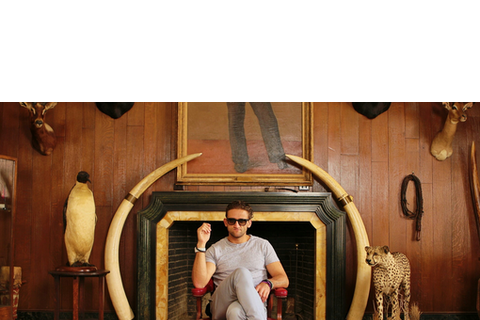 FP990607 neistat good living room
