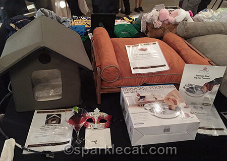 cat beds, silent auction, stray cat alliance