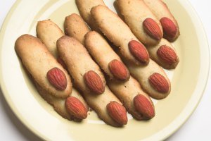 Halloween-Finger-Biscuits
