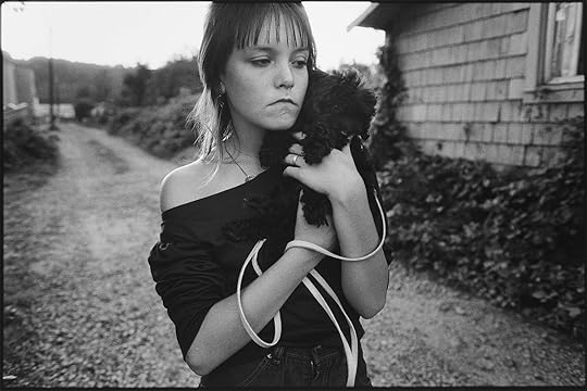Mary Ellen Mark, Tiny holding Papas, Seattle, 1983