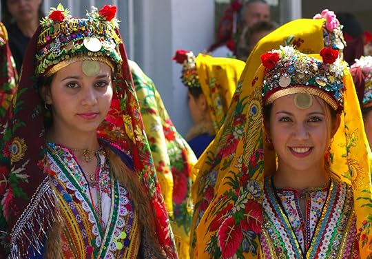 Bulagrian women in traditional outfits