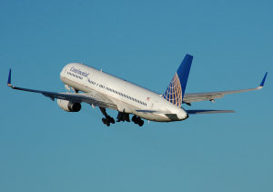 Continental.airlines.b757-200.takeoff.arp